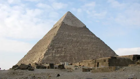 菲洛吉恩梅开二度，曼联10人险胜伊镇，马奎尔关键表现逆转取胜